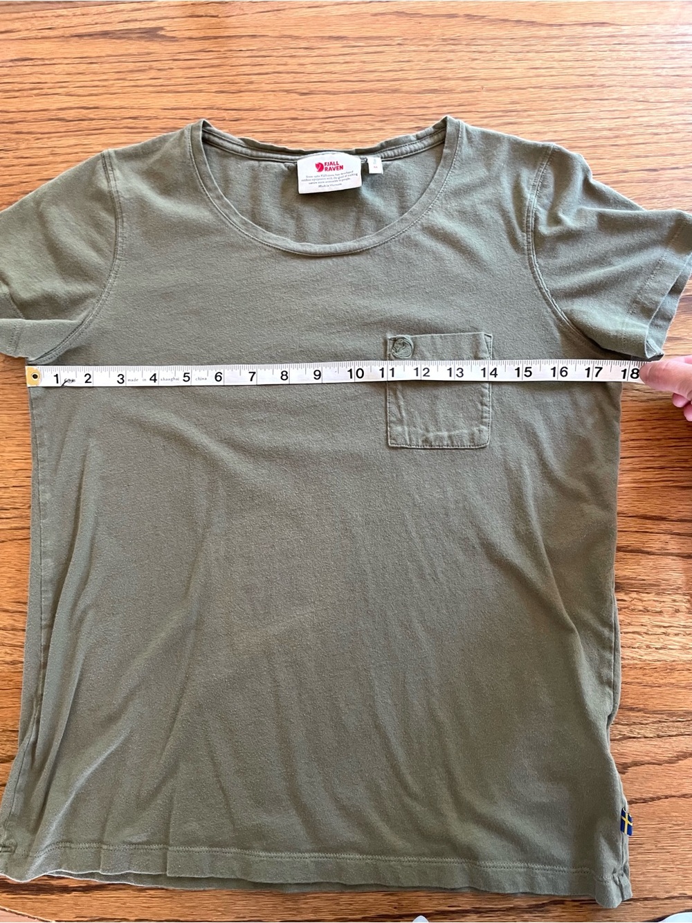 Fjallraven Women’s Olive Green Ovik Scoop Neck Pocket Tee T-Shirt Sz. M - Picture 10 of 11